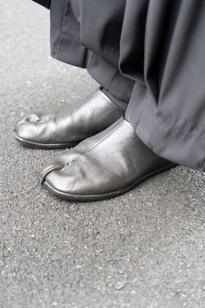 「真っ黒だけじゃダメですか？」ストリートで目立っていた全身黒好きは“シルエットメイク”が秀逸だった！ - 2枚目の画像