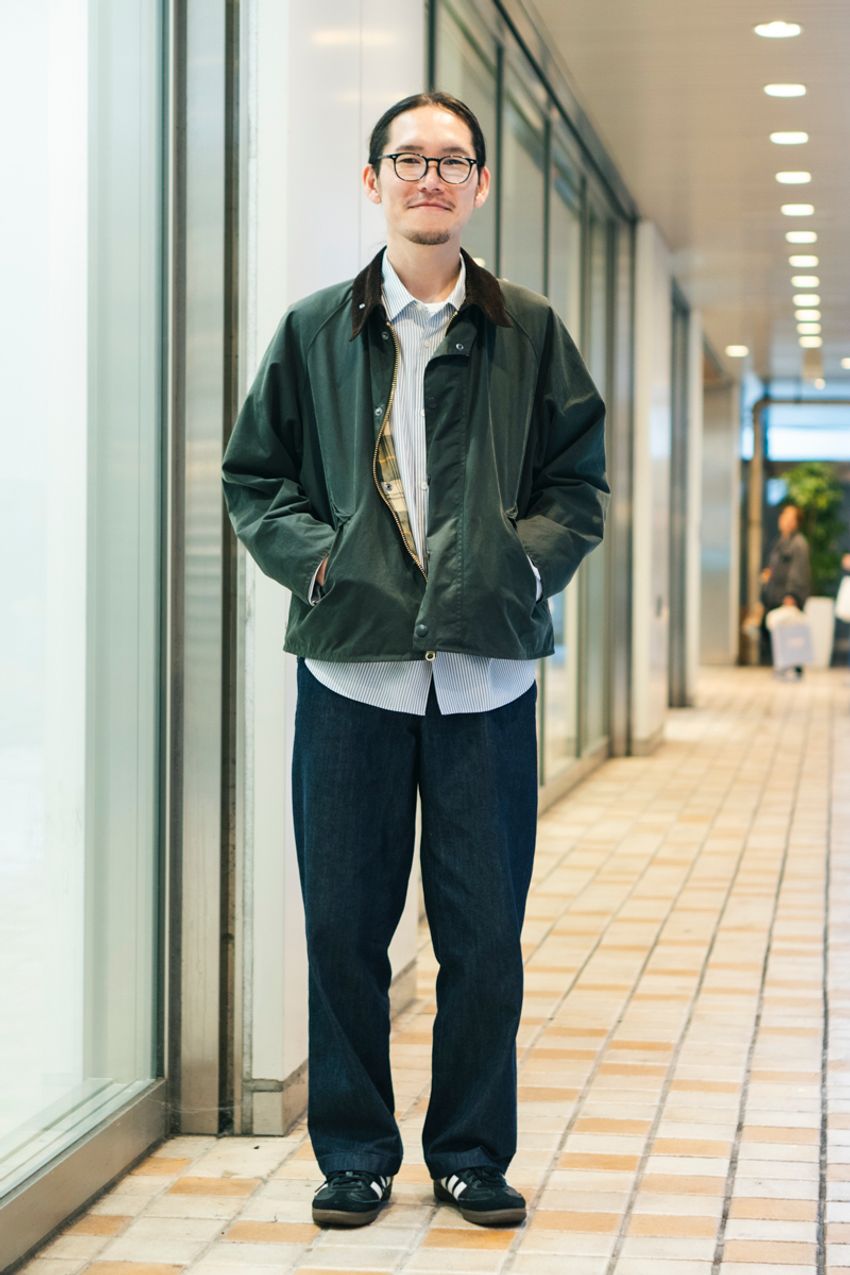 デニム、ニット、スウェットetc.全アイテムが優秀なユニクロ、コーデ好例5選をスナップで - 3枚目の画像