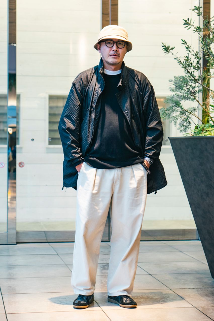 デニム、ニット、スウェットetc.全アイテムが優秀なユニクロ、コーデ好例5選をスナップで - 6枚目の画像