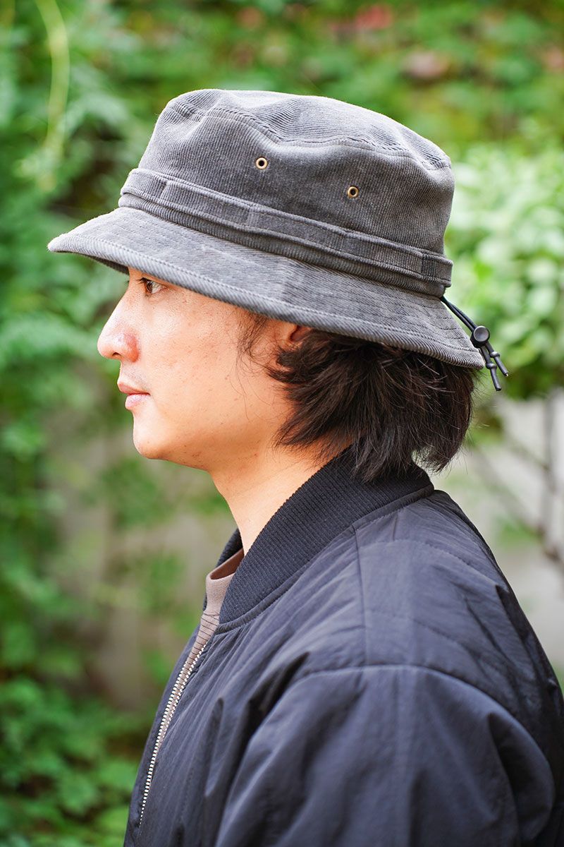 セダンオールパーパス×ディッキーズのジャケット/アウターコーディネート | 251029-2103-43 イ・ハヨン 3枚目の写真