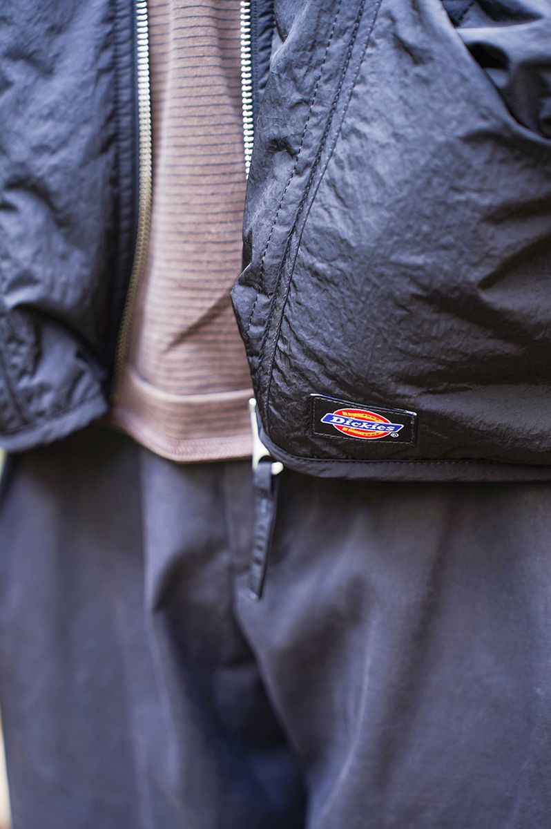 セダンオールパーパス×ディッキーズのジャケット/アウターコーディネート | 251029-2103-43 イ・ハヨン 6枚目の写真