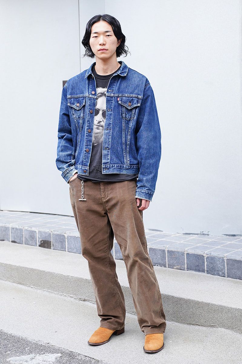 Gジャン=リーバイス Tシャツ=ヘインズ パンツ=ブラインドファイルズ ブーツ=ニックフーケ ブレスレット=エルメス ブレスレット2=タカヒロミヤシタザソロイスト. キーリング=エルメス