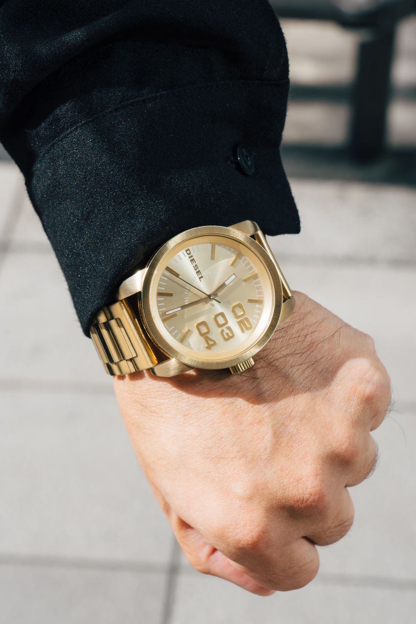 「シャツイチ」シーズン、スタート！どんなアクセで飾るのが正解？ 街の洒落者たちの答えは…… - 11枚目の画像