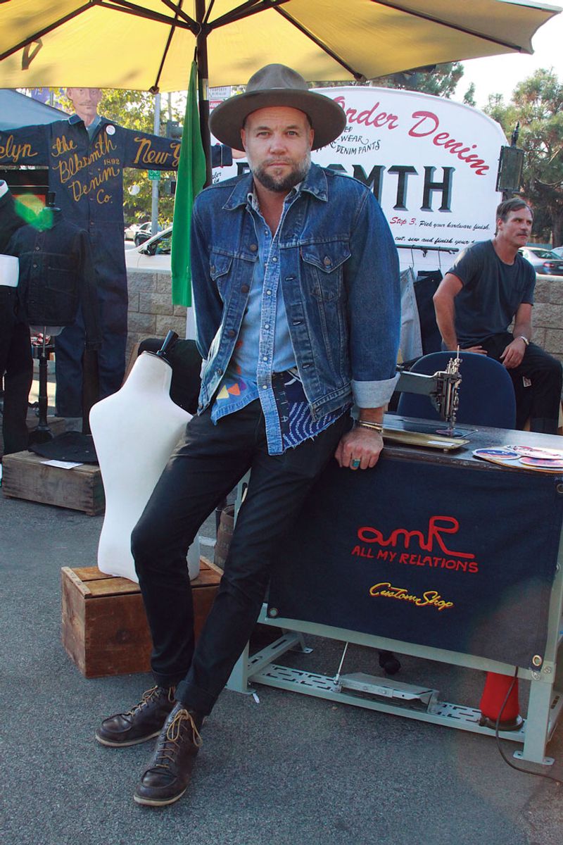 カラーバランスを駆使したデニム・オン・デニム カイ