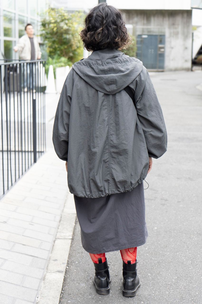 冬は品良く着られる“グレー”を取り入れよ！5名のコーデ好例をスナップで厳選 - 17枚目の画像