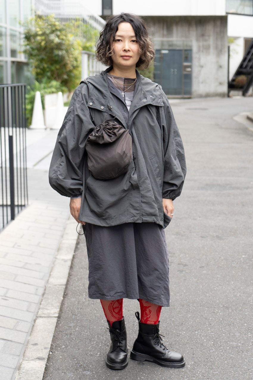 冬は品良く着られる“グレー”を取り入れよ！5名のコーデ好例をスナップで厳選 - 15枚目の画像