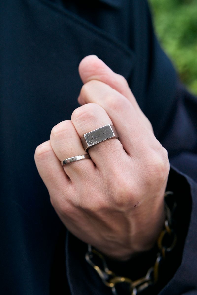 ヨークのコートコーディネート | 251123-1054-00 森谷敏朗 9枚目の写真