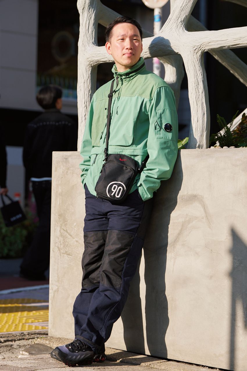 センスのいい“細パンツ派”の逆襲！アウターと靴との技ありコンビネーションをスナップで解説 - 10枚目の画像