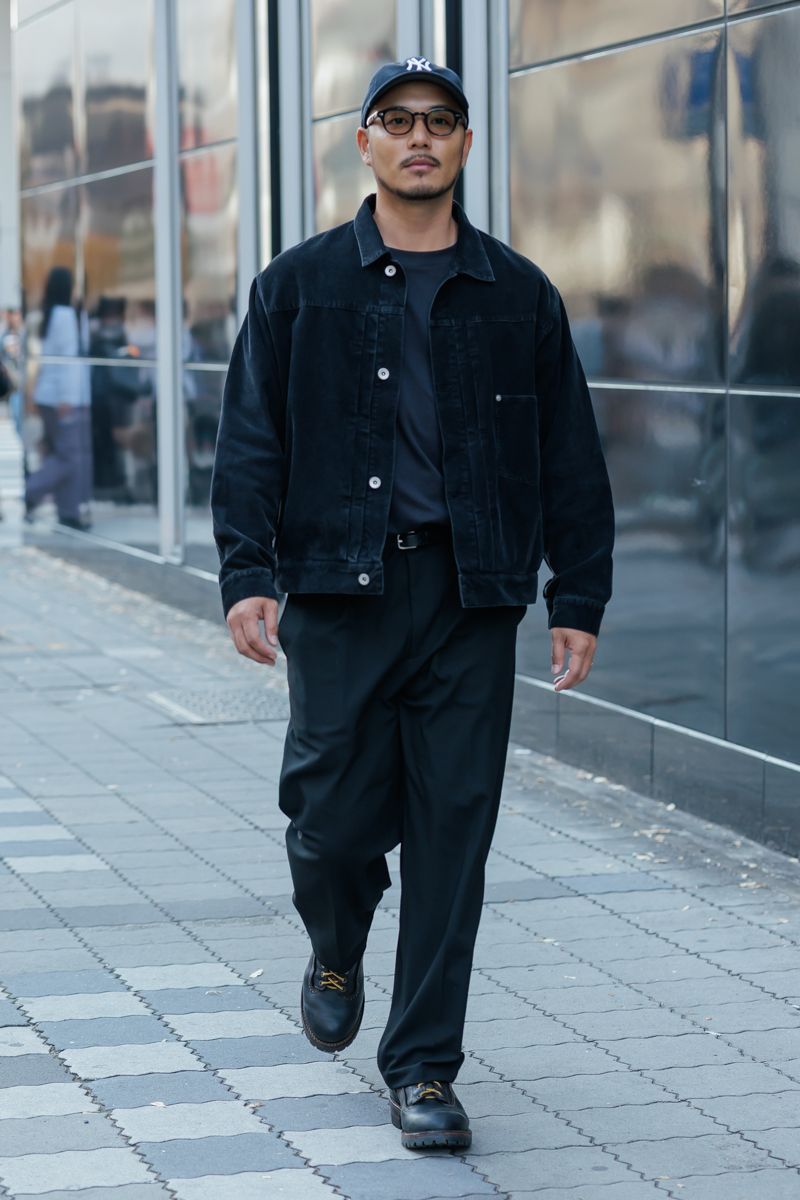 Gジャン、Tシャツ、パンツ＝すべて不明