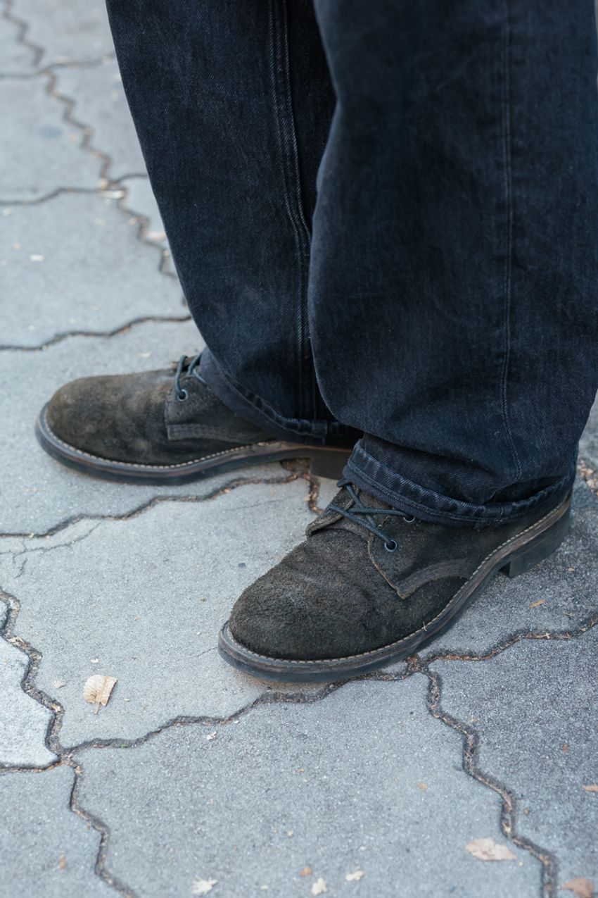 真の洒落者が実践した“ダークトーンコーデ”5選！上下スウェット、革ジャン＆デニムetc. - 16枚目の画像