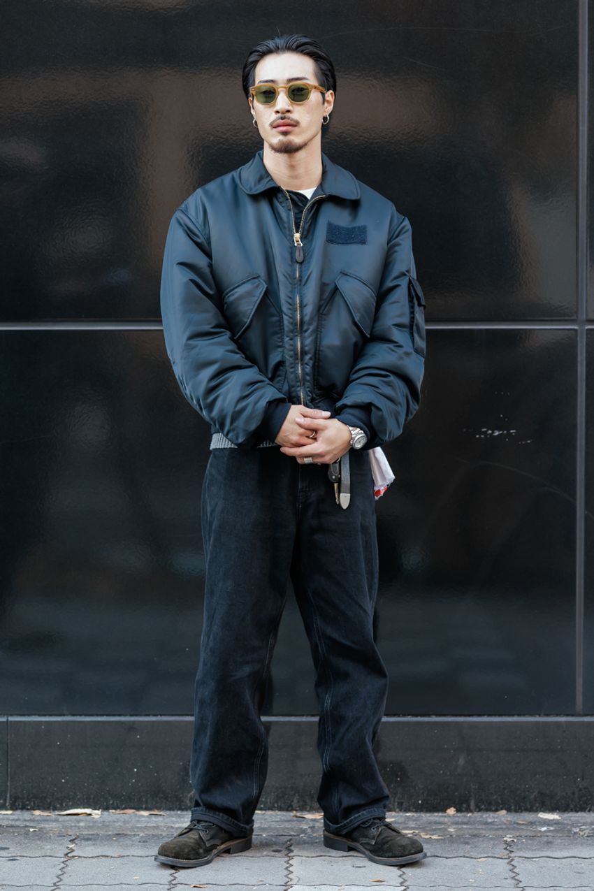 「ユニクロデニムの最適解」を街角スナップで検証！年齢・性別問わず人気の理由 - 3枚目の画像