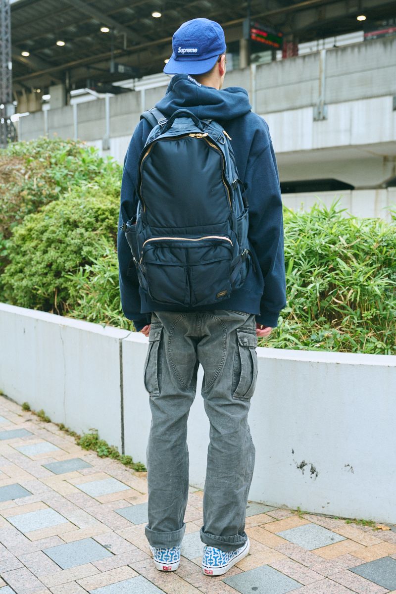 シュプリームのパーカコーディネート | 251127-1321-07 CHRIS 4枚目の写真