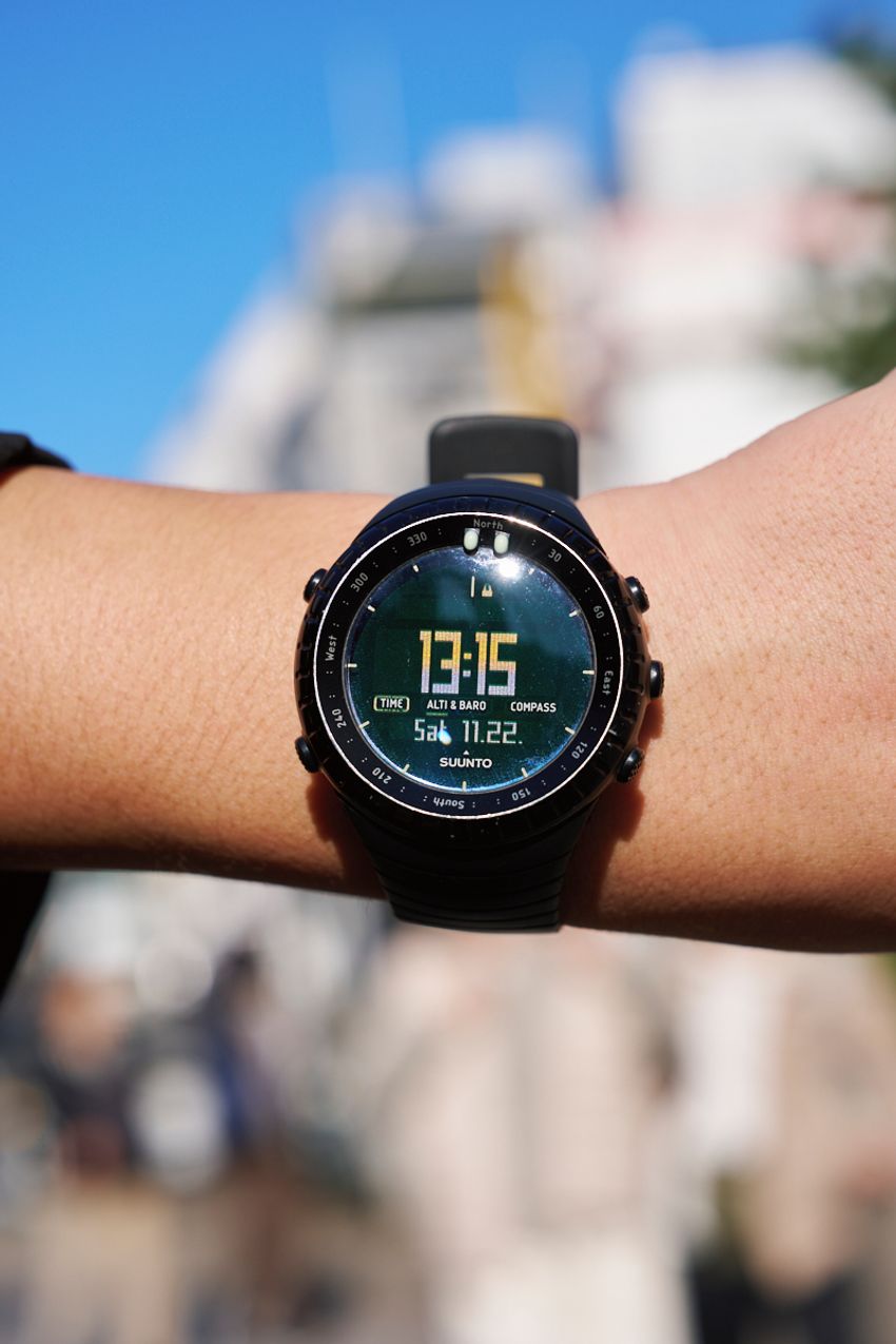 真の洒落者が実践した“ダークトーンコーデ”5選！上下スウェット、革ジャン＆デニムetc. - 7枚目の画像