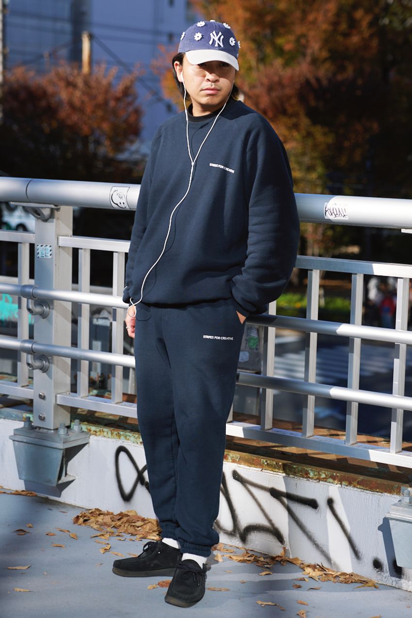 真の洒落者が実践した“ダークトーンコーデ”5選！上下スウェット、革ジャン＆デニムetc. - 2枚目の画像