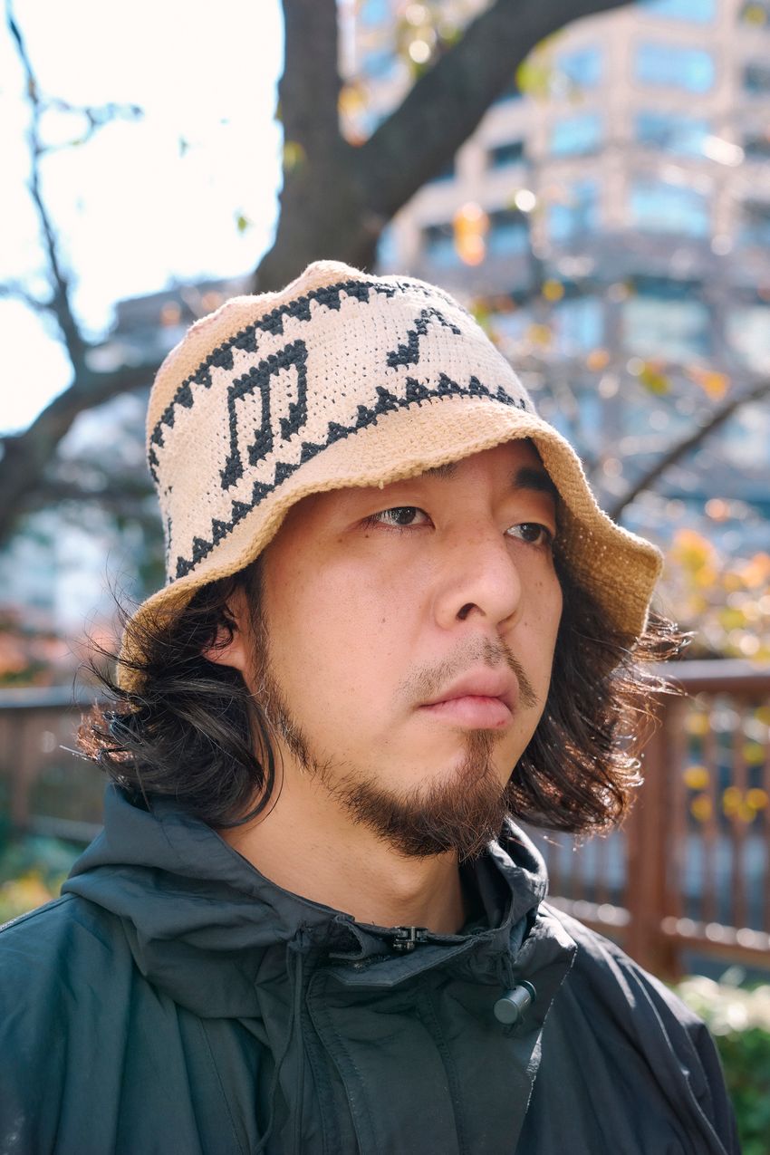 【黒ジャンパー厳選集】春に使える軽アウターを街角スナップで調査！5名の洒落者たちの愛用品 - 9枚目の画像