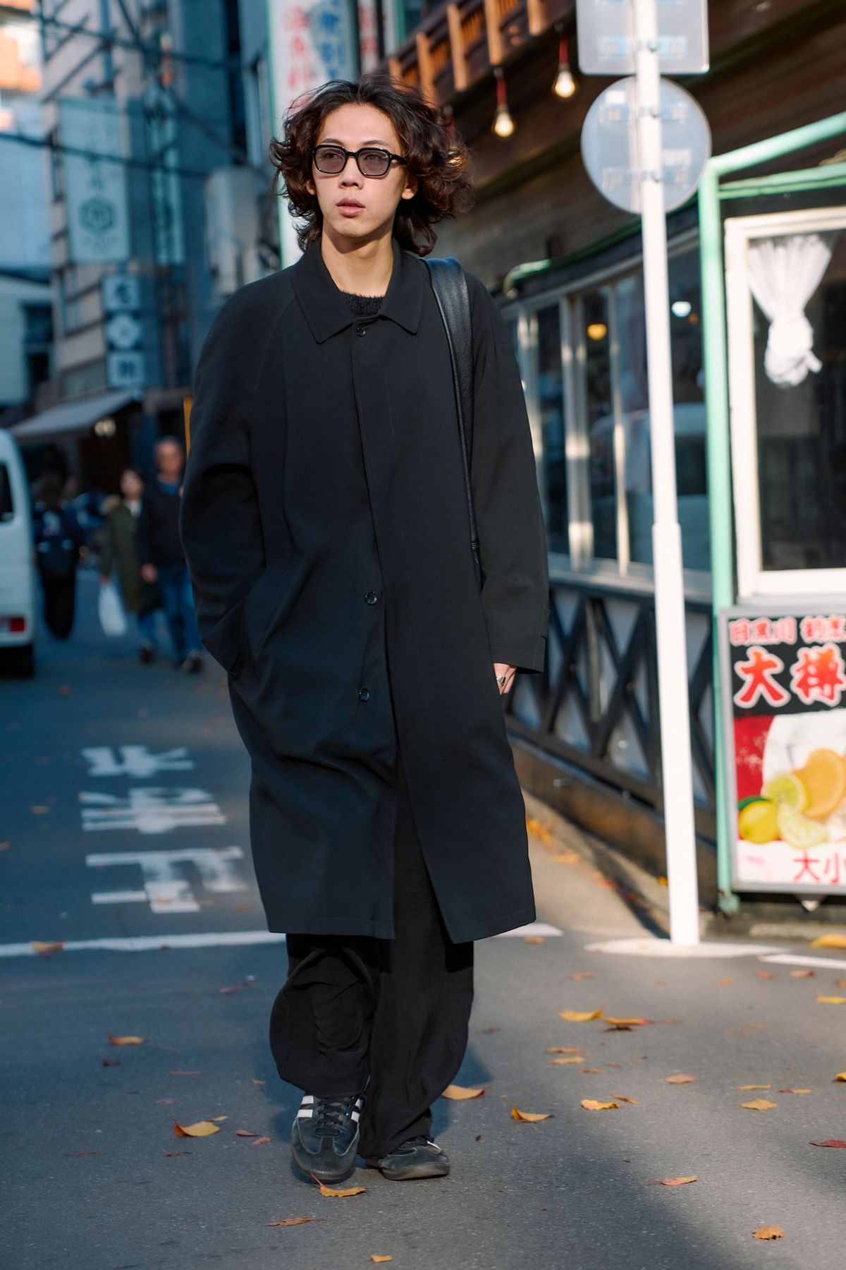 コート 古着  カットソー 古着  パンツ 古着  シューズ アディダス  眼鏡 ロイデトウキョウ