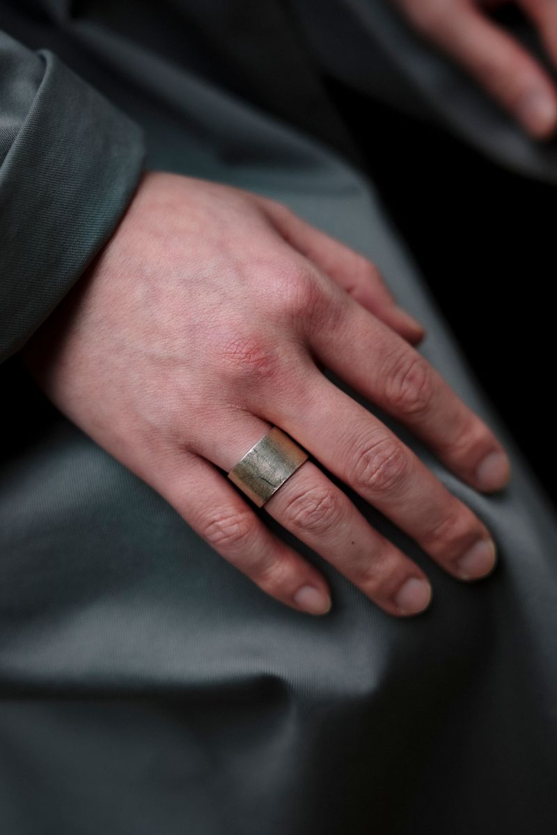 リバーバレイトのコートコーディネート | 251216-0935-16 瀬間智義 8枚目の写真