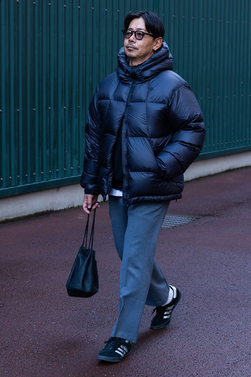 抑揚を効かせた“逆三角形”が大正解。モコモコダウンを制するならばタイトパンツで - 3枚目の画像