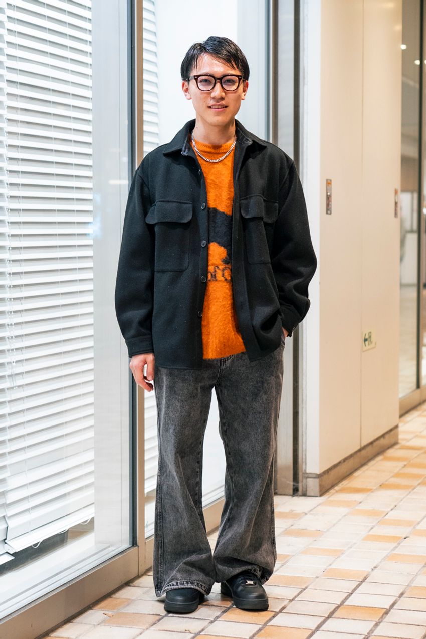 真っ黒じゃない、"グレーデニム"がちょうどいい。抜け感をもらたした洒落者5人 - 10枚目の画像