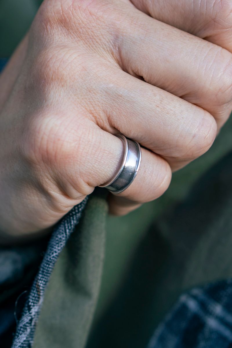 カツヨシシマダ×イコンズのコートコーディネート | 251230-1115-24 鎌田春樹 8枚目の写真