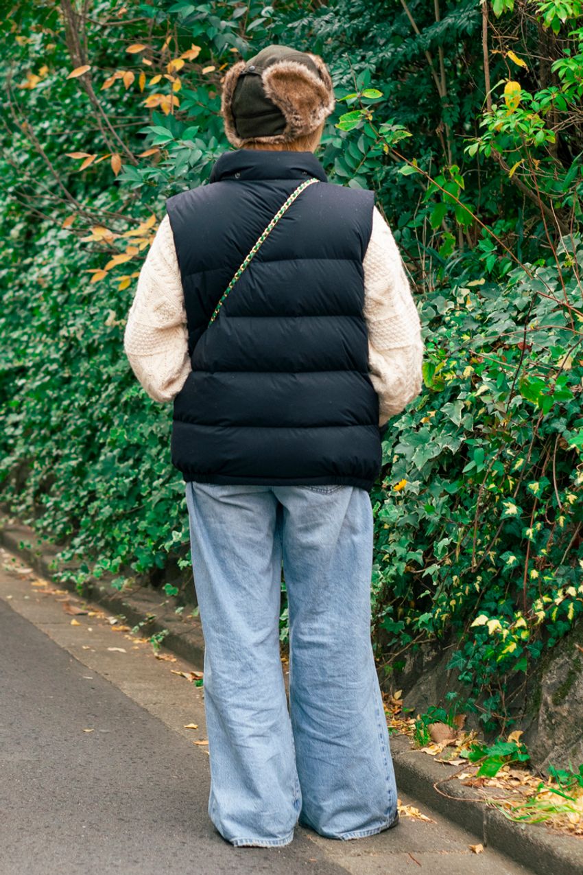 ダイワ ピワ39、タイオンetc.「中綿ベスト」で用いて冬コーデを格上げした洒落者たち - 15枚目の画像