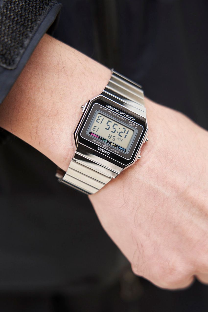 【黒ジャンパー厳選集】春に使える軽アウターを街角スナップで調査！5名の洒落者たちの愛用品 - 5枚目の画像