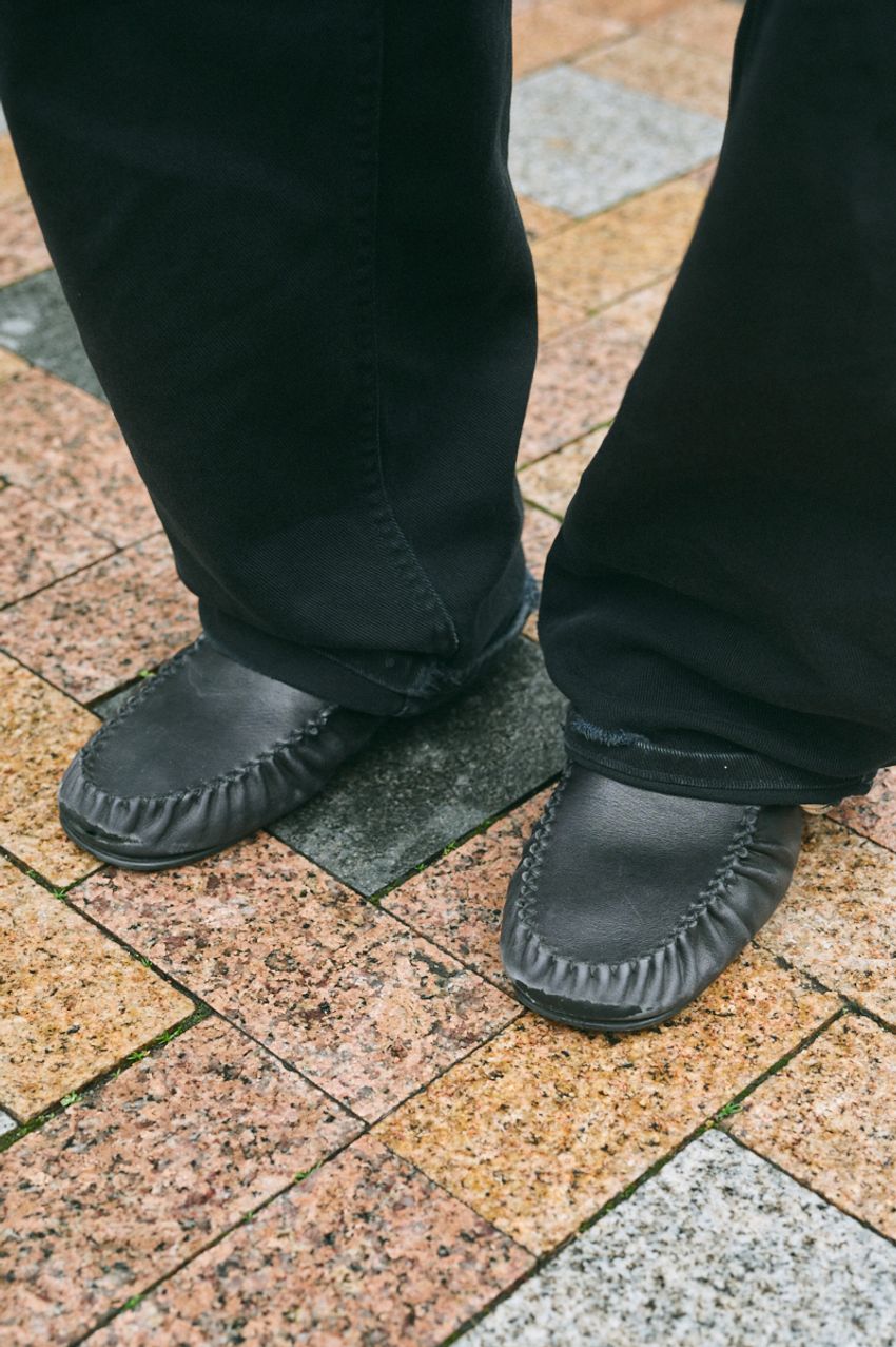 バレンシアガ、ジルサンダーetc. ハイブラを日常に落とし込んだ街のリアルコーデ5選 - 10枚目の画像