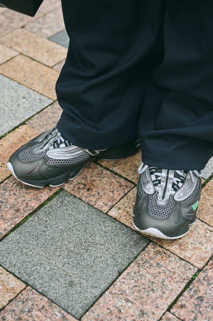 「ニューバランス＋太パン」。洒落た大人が実践していた“グッドバランス”を5人のスナップで - 7枚目の画像