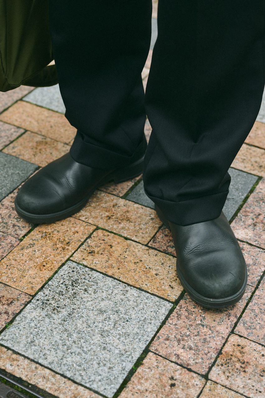 雨が多くなる時季に最適！「ブランドストーン」の履きこなしを街角で調査してみた - 11枚目の画像