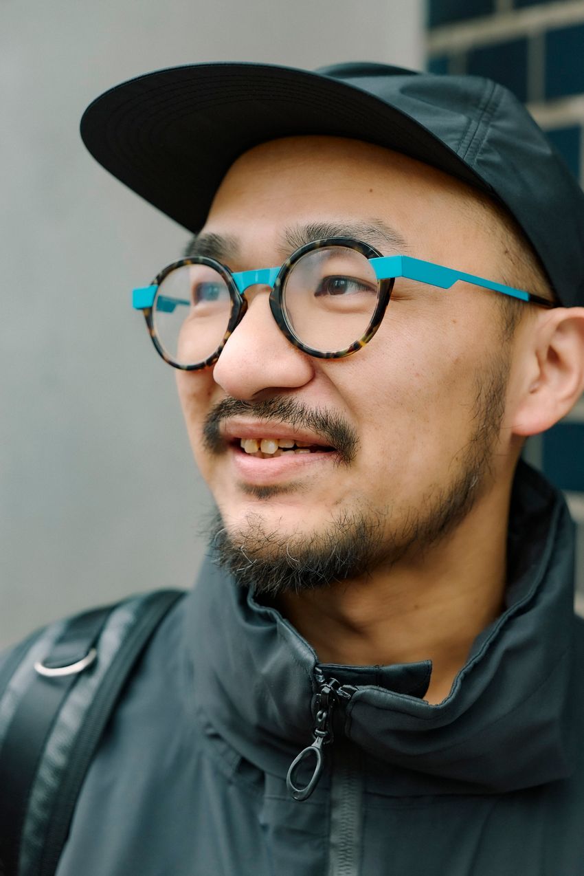 【黒ジャンパー厳選集】春に使える軽アウターを街角スナップで調査！5名の洒落者たちの愛用品 - 7枚目の画像