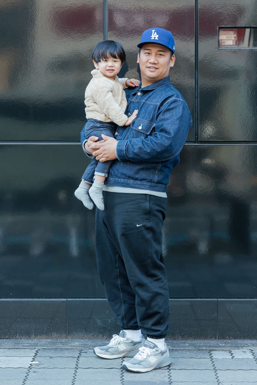 着こなし上手なパパの“足元”、支持率No.1は「アクティブパンツ×スニーカー」だった！ - 2枚目の画像