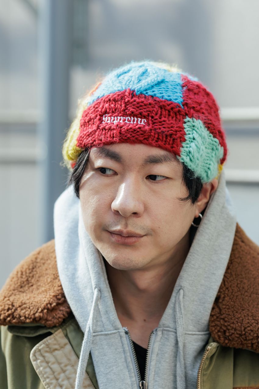 派手な“色＆柄”は真冬コーデの特効薬！ 上手に取り入れた街角の5人のスタイルサンプル - 11枚目の画像