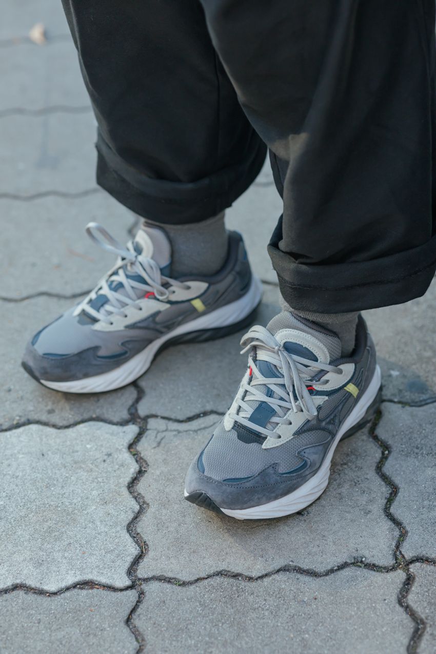 「スニーカーはアシックス派」な5名をパパラッチ！愛用モデルと履きこなし方を拝見 - 11枚目の画像