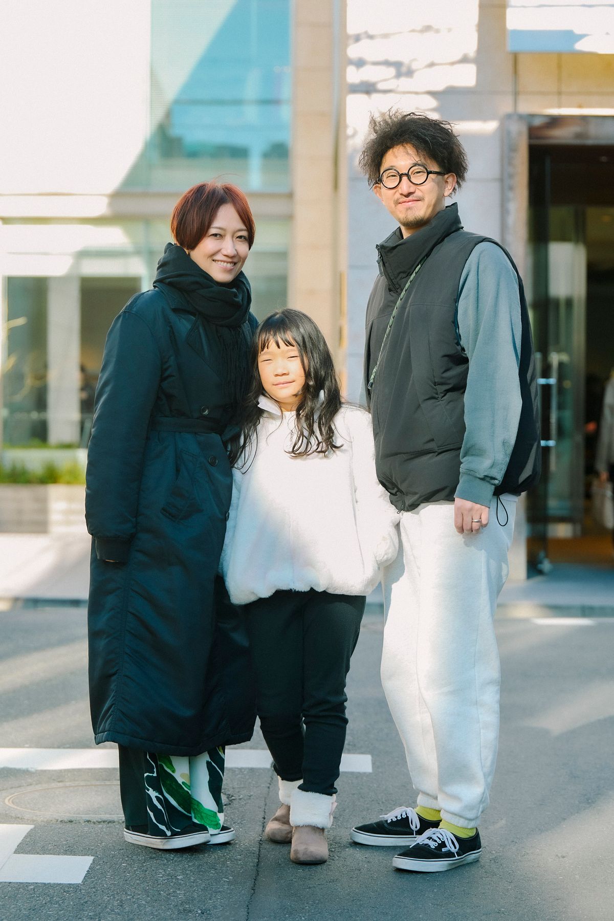 ダウンベスト、パンツ＝ともにジーユー