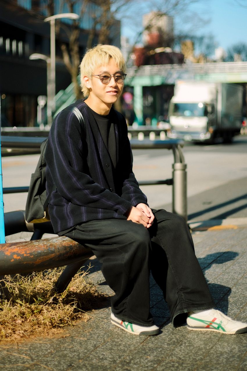 洒落た大人の“カーディガン術”をスナップで。春先に役立つ5名の好サンプルを紹介 - 2枚目の画像