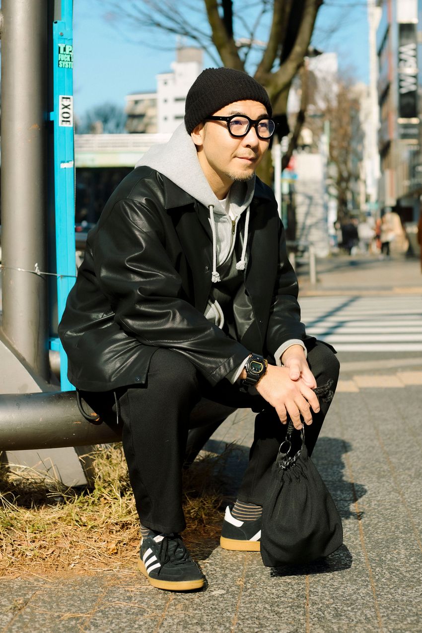 革ジャンを取り入れた5人をスナップ！共通項は“ワイルドで今っぽいモノトーン”。その絶妙な塩梅を解説 - 8枚目の画像