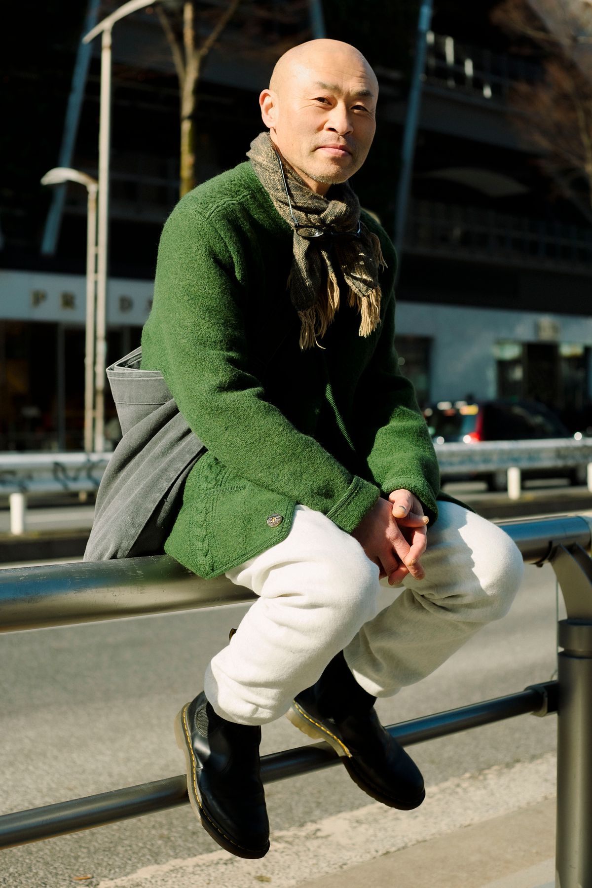 コート 古着  パンツ チャンピオン  シューズ ドクターマーチン  眼鏡 古着  バッグ ハンドメイド  アクセサリー 古着  靴下 ハッピーソックス