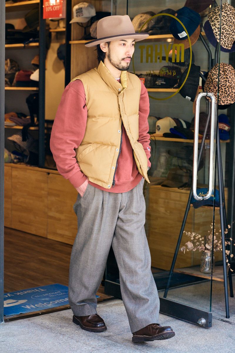 クレセントダウンワークスのダウンベストコーディネート | 260108-1500-53 吉村昌彦 2枚目の写真