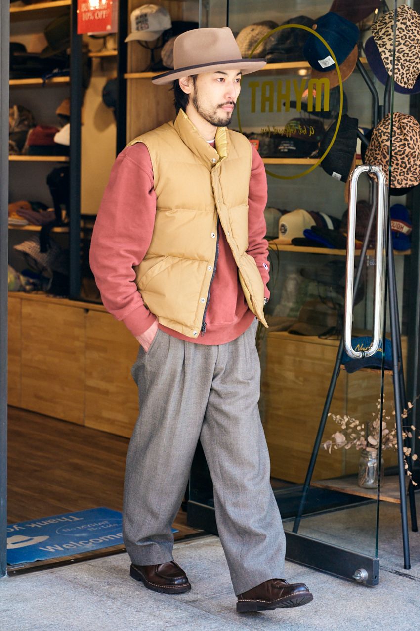 王道チャンピオンスウェットを洒落て見せた5人のコーデ。フリース、ダウンベスト…組み合わせ好例とともに - 13枚目の画像