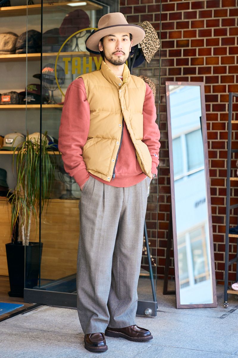 クレセントダウンワークスのダウンベストコーディネート | 260108-1500-53 吉村昌彦