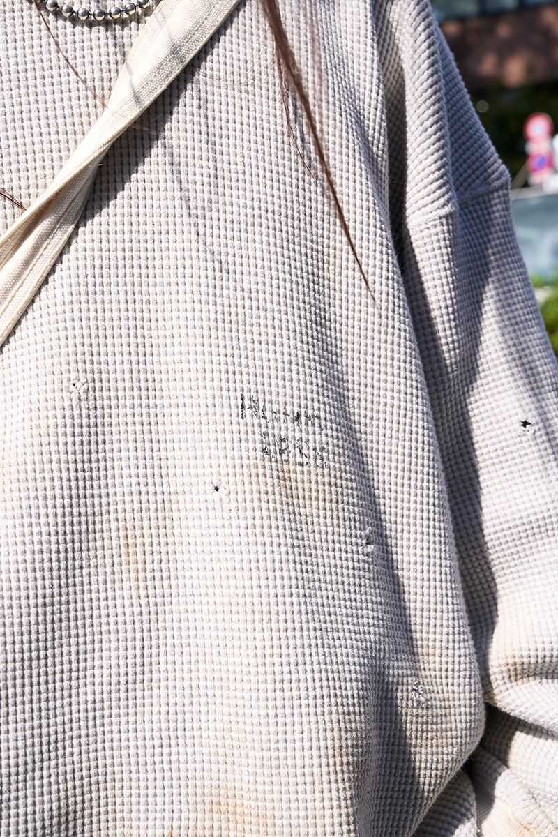 オムレスのカットソーコーディネート | 260109-1601-41 青木友宏 7枚目の写真