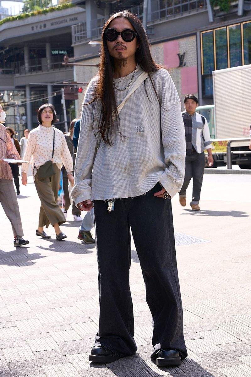 オムレスのカットソーコーディネート | 260109-1601-41 青木友宏