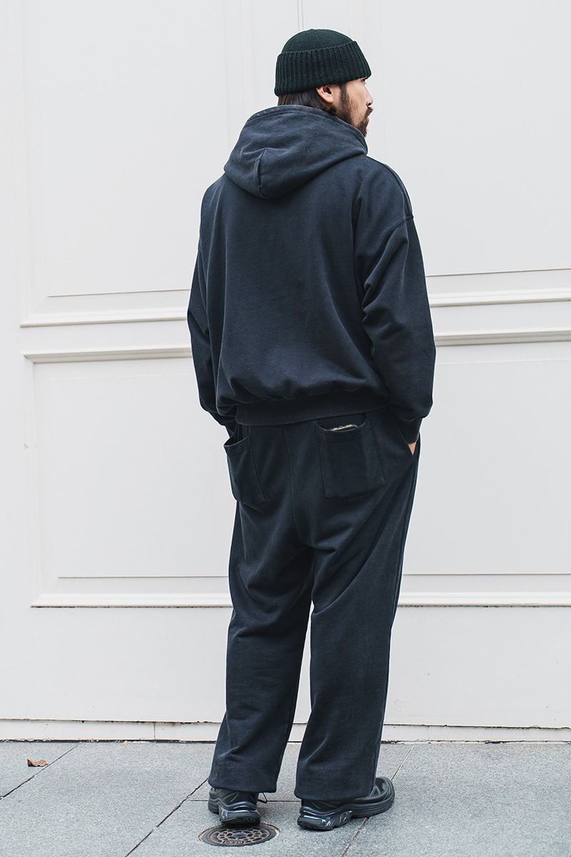 インコンプリートトウキョウのパーカコーディネート | 260109-1709-03 下水流義久 2枚目の写真