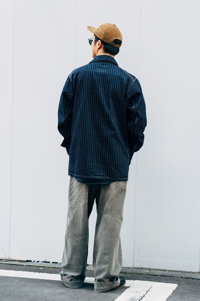 アウターの下には“チェックシャツ仕込み”が調子よし！街で見つけた大人たちの着こなし5好例 - 3枚目の画像