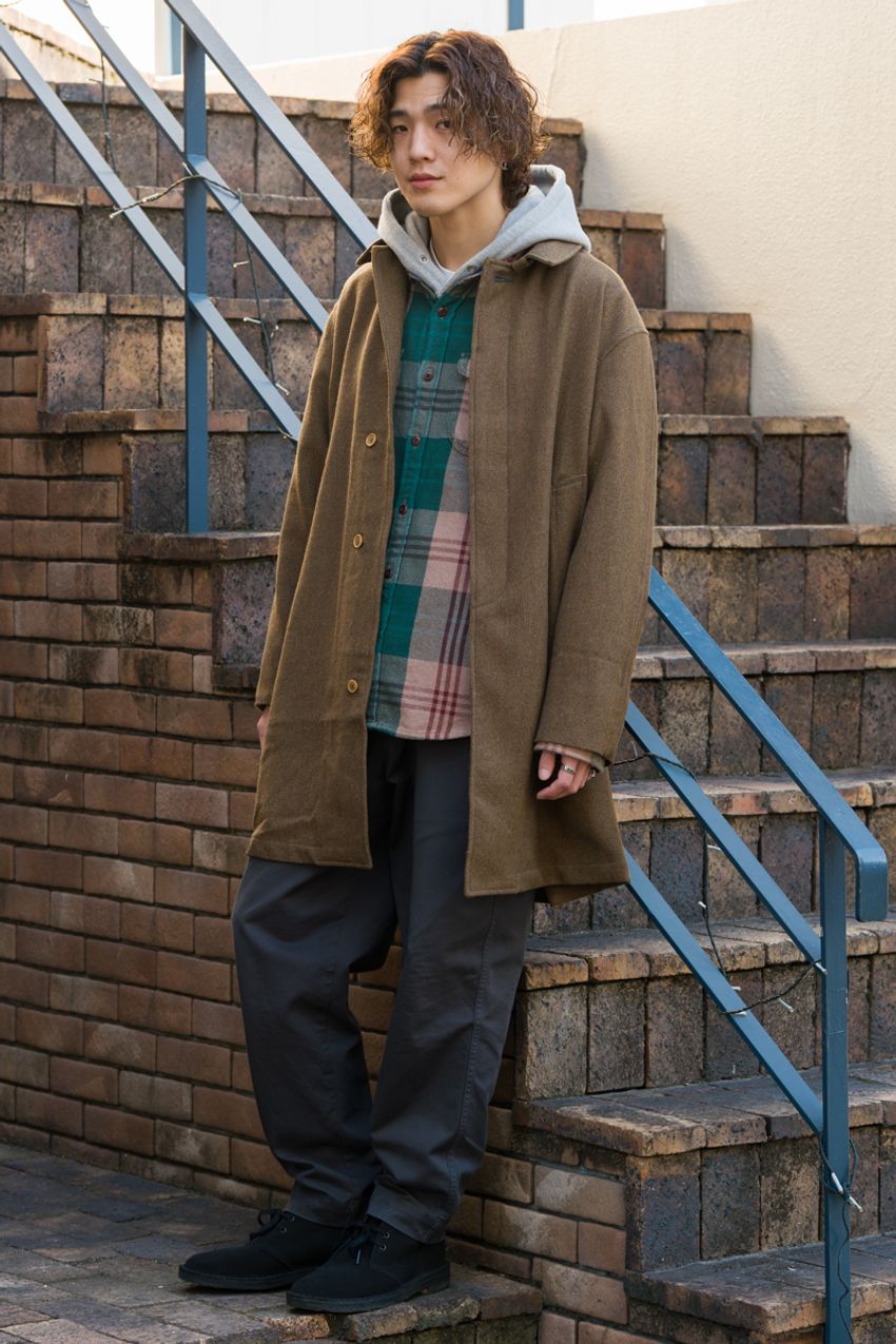 アウターの下には“チェックシャツ仕込み”が調子よし！街で見つけた大人たちの着こなし5好例 - 8枚目の画像