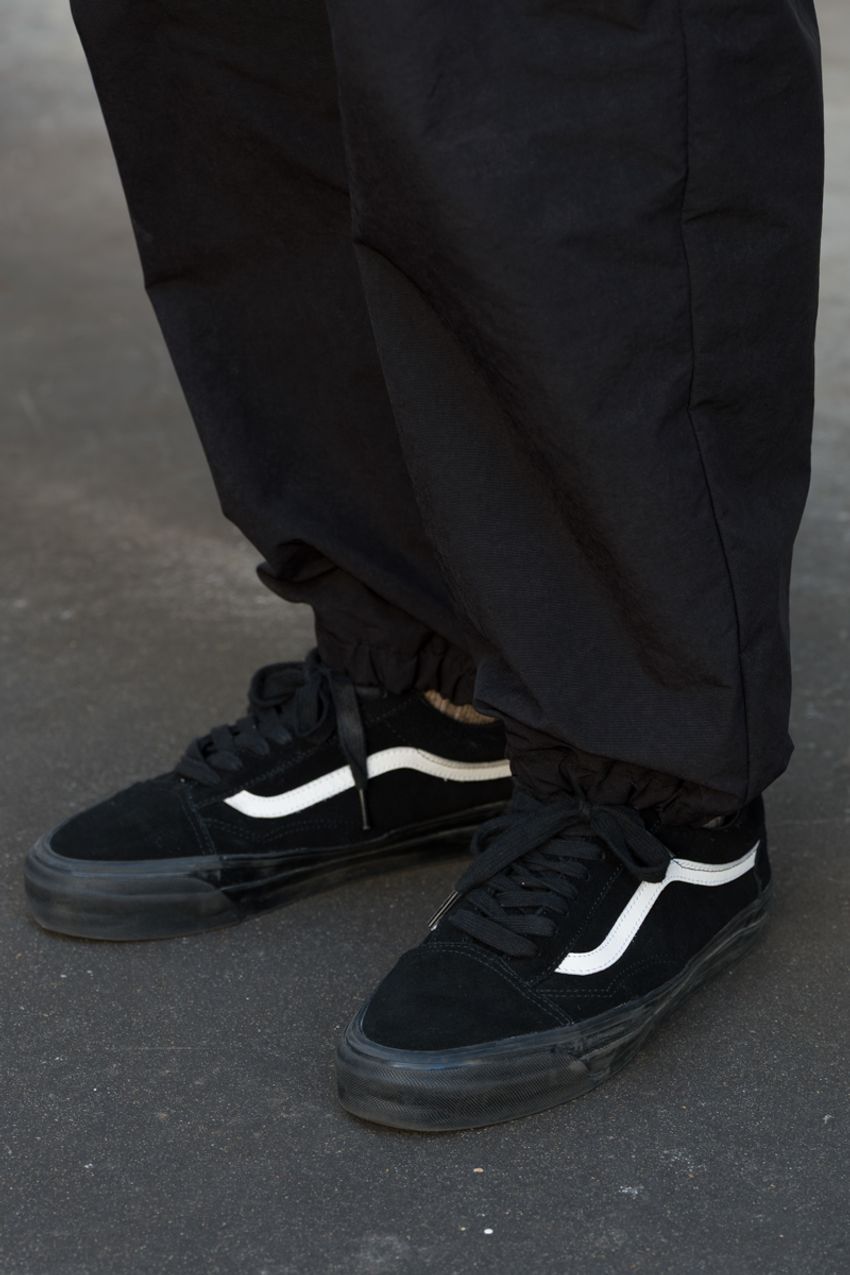 真冬の“ブラックアイテム”を巧みに使った5名の好例。人気はレザー、ベストetc.挿し色テクも公開 - 5枚目の画像