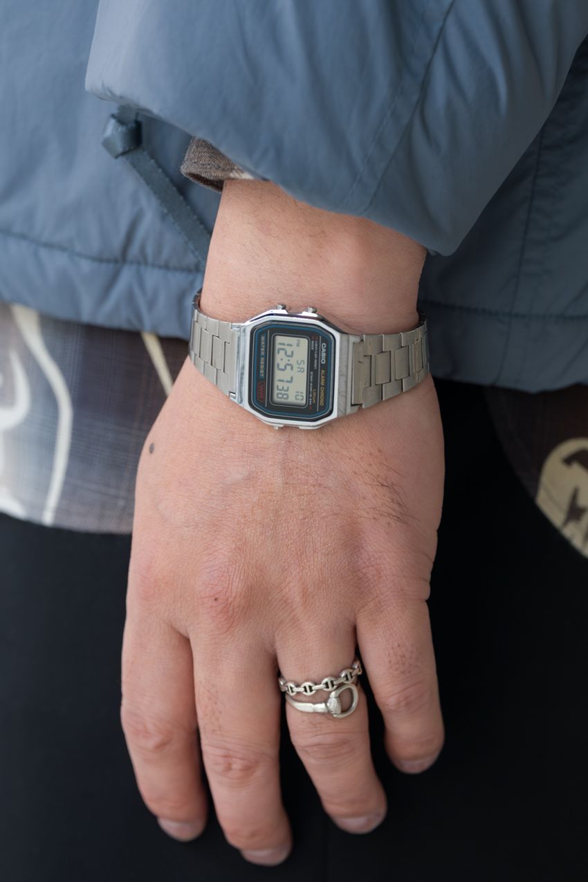 アウターの下には“チェックシャツ仕込み”が調子よし！街で見つけた大人たちの着こなし5好例 - 13枚目の画像