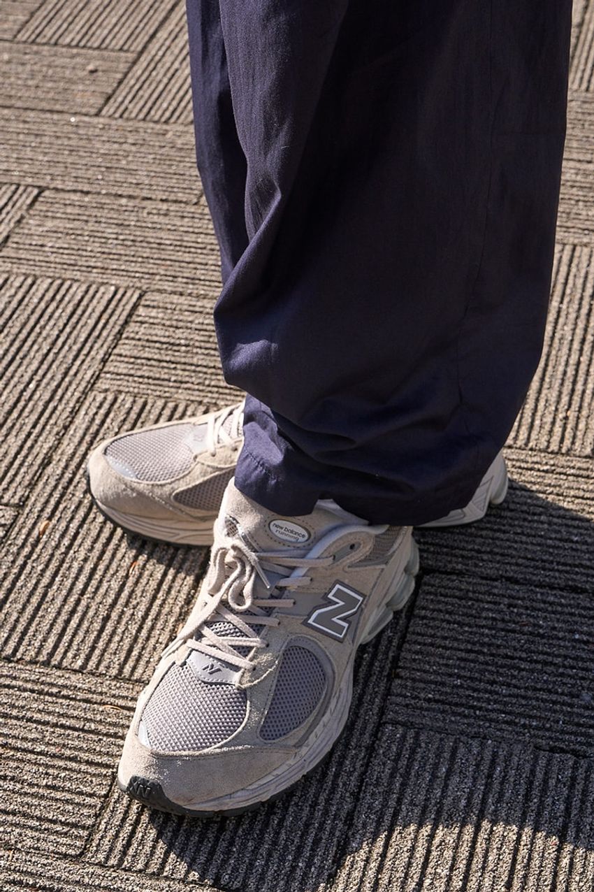 「ニューバランス＋太パン」。洒落た大人が実践していた“グッドバランス”を5人のスナップで - 9枚目の画像