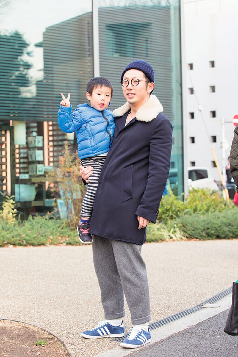 万能スラックスなら、フォーマルもラフもいけちゃうのだ 吉村午良