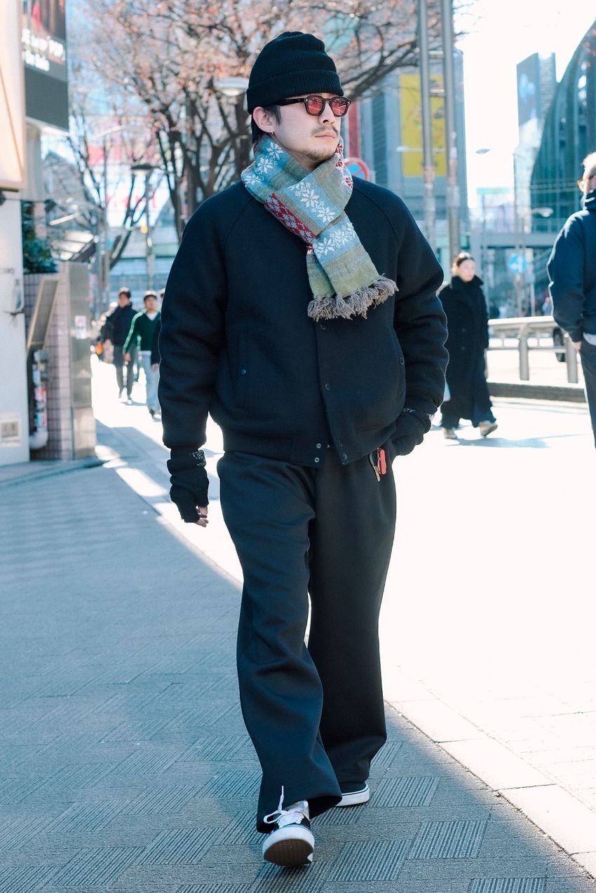 支持率No.1はやはりニューバランスか。「ダボパンに合わせるスニーカー」を街で大調査！ - 4枚目の画像